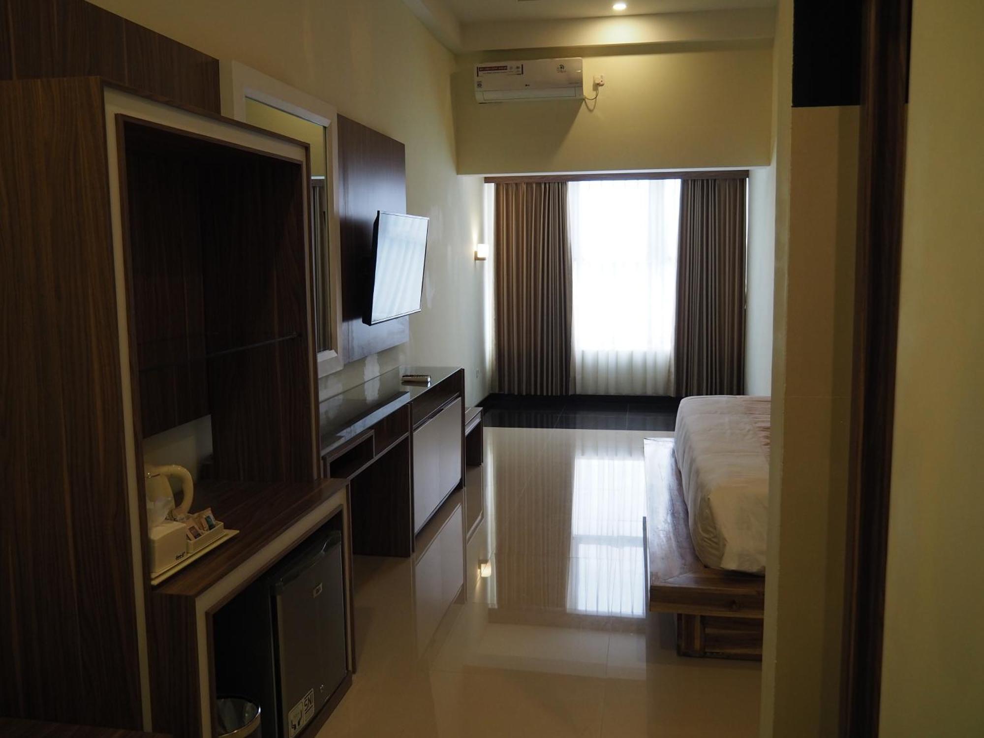 Luminor Hotel Banyuwangi By Wh Екстериор снимка