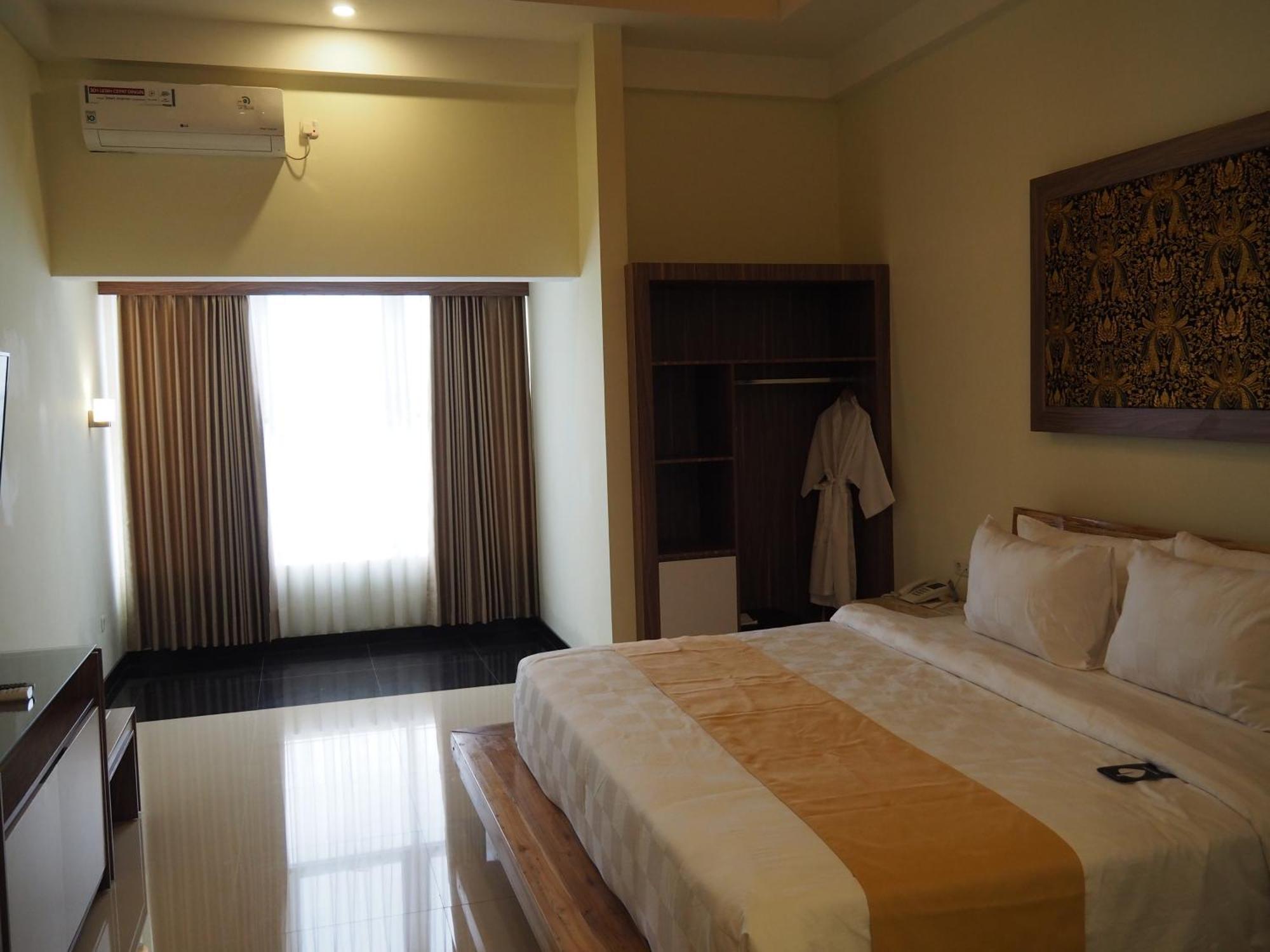 Luminor Hotel Banyuwangi By Wh Екстериор снимка