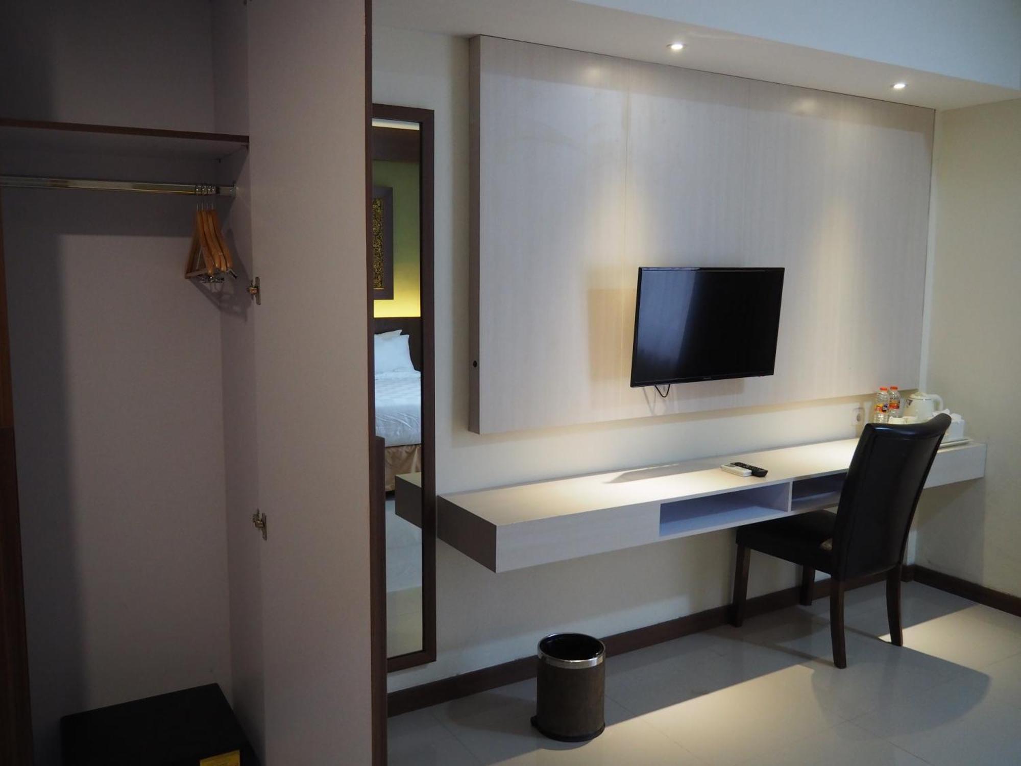 Luminor Hotel Banyuwangi By Wh Екстериор снимка