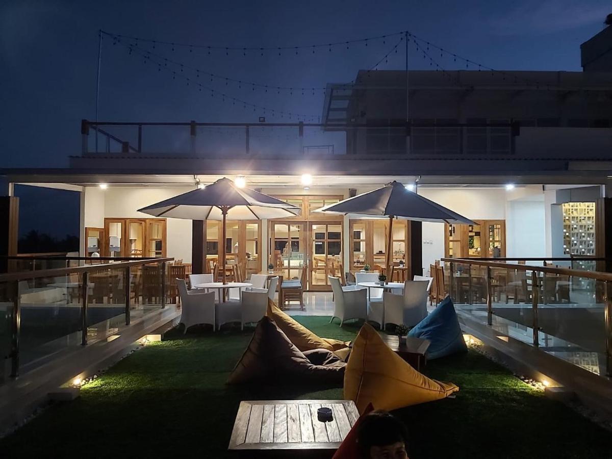Luminor Hotel Banyuwangi By Wh Екстериор снимка