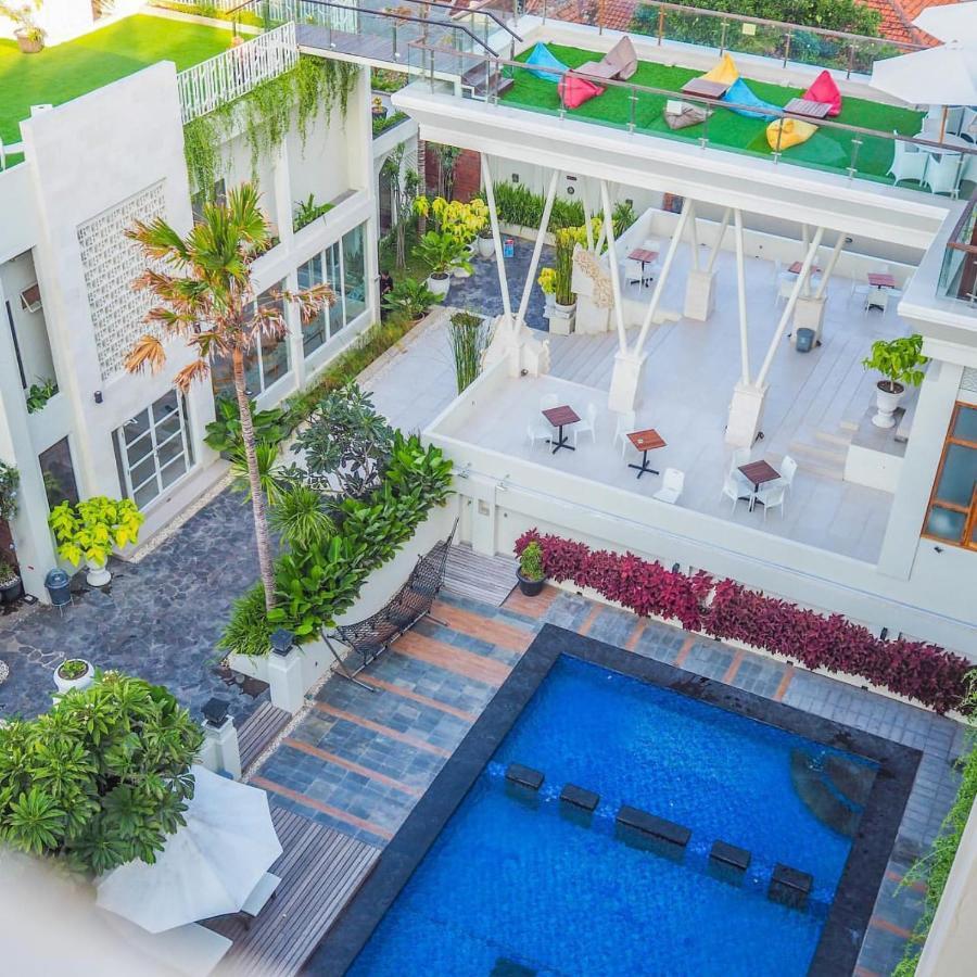 Luminor Hotel Banyuwangi By Wh Екстериор снимка